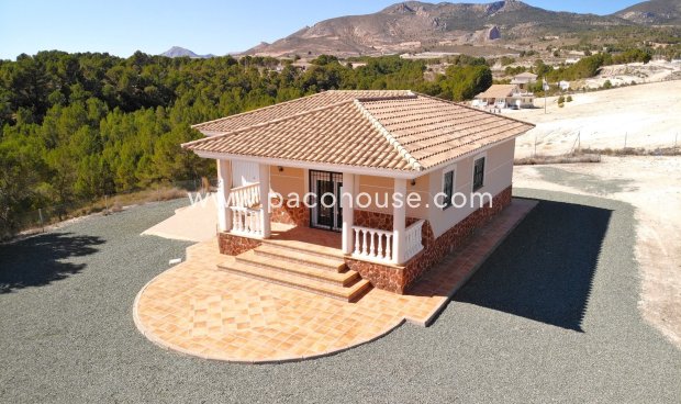 Resale - Villa -
La Parroquia