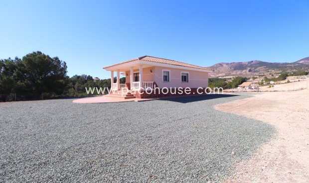 Resale - Villa -
La Parroquia