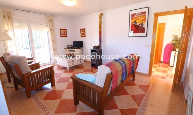 Resale - Villa -
La Parroquia