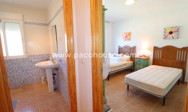 Resale - Villa -
La Parroquia