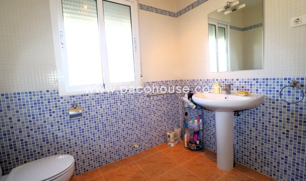 Resale - Villa -
La Parroquia