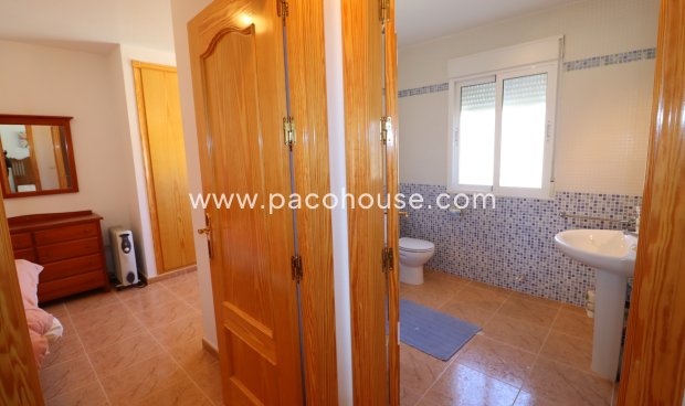 Resale - Villa -
La Parroquia