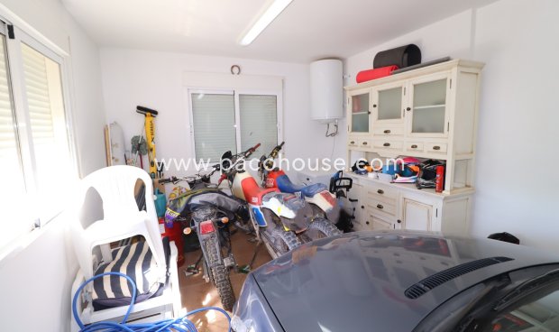 Resale - Villa -
La Parroquia