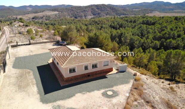Resale - Villa -
La Parroquia