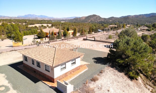 Resale - Villa -
La Parroquia