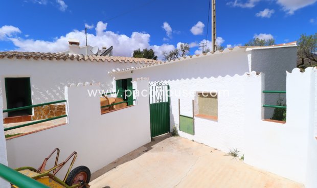 Resale - Cortijo -
Chirivel