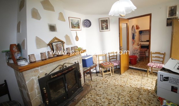 Resale - Town House -
Velez-Blanco