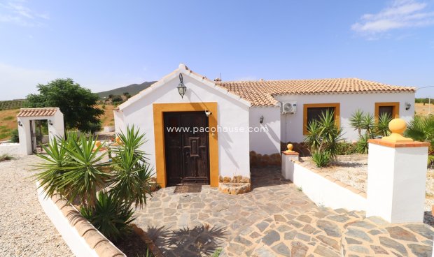 Resale - Cortijo -
Velez-Rubio