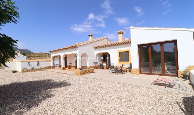 Resale - Cortijo -
Velez-Rubio