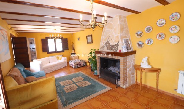 Resale - Cortijo -
Velez-Rubio