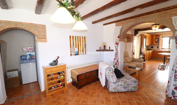 Resale - Cortijo -
Velez-Rubio