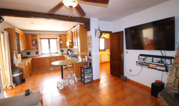 Resale - Cortijo -
Velez-Rubio