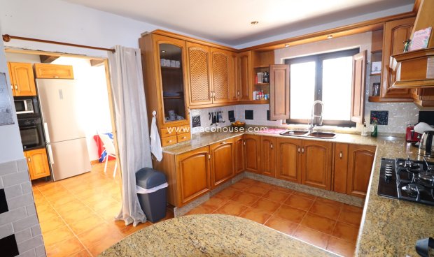 Resale - Cortijo -
Velez-Rubio