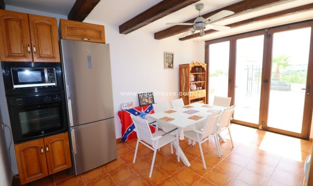 Resale - Cortijo -
Velez-Rubio