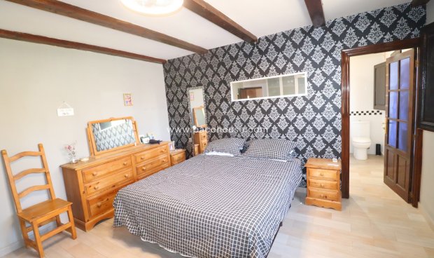 Resale - Cortijo -
Velez-Rubio