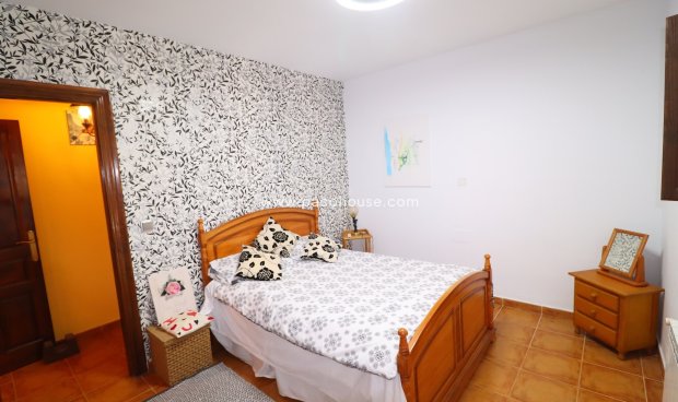 Resale - Cortijo -
Velez-Rubio