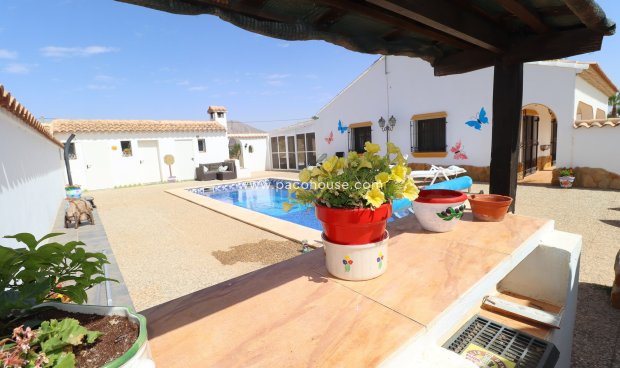 Resale - Cortijo -
Velez-Rubio