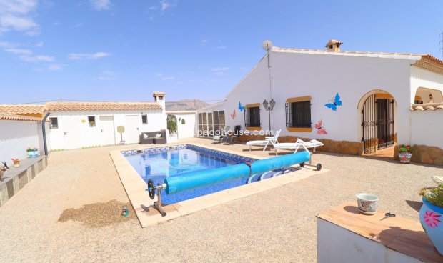 Resale - Cortijo -
Velez-Rubio