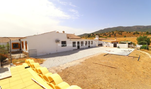 Resale - Cortijo -
Velez-Rubio