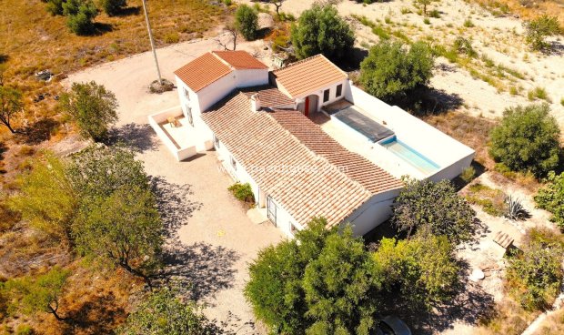 Reventa - Cortijo -
Velez-Blanco