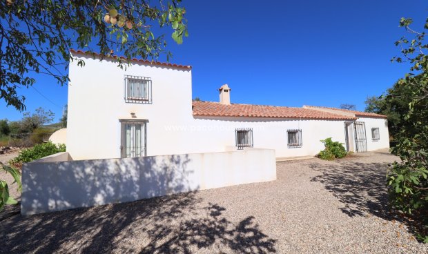 Reventa - Cortijo -
Velez-Blanco