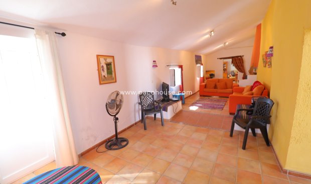 Reventa - Cortijo -
Velez-Blanco