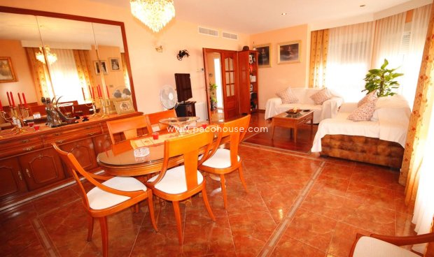 Reventa - Villa -
Purias