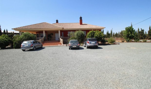 Reventa - Villa -
Purias