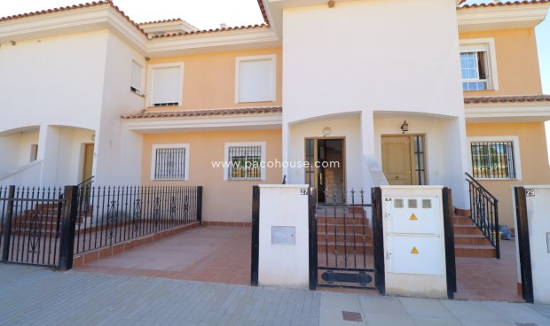 Resale - Duplex -
La Parroquia