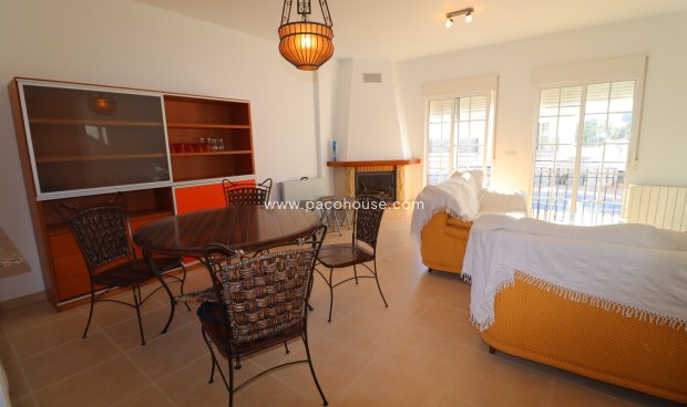 Resale - Duplex -
La Parroquia