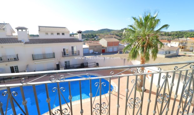 Resale - Duplex -
La Parroquia