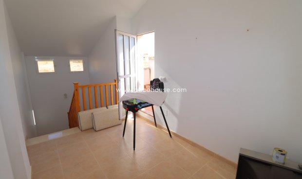 Resale - Duplex -
La Parroquia