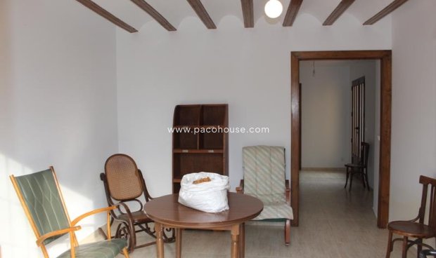 Reventa - Country House -
La Parroquia