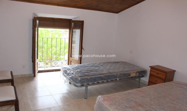 Reventa - Country House -
La Parroquia