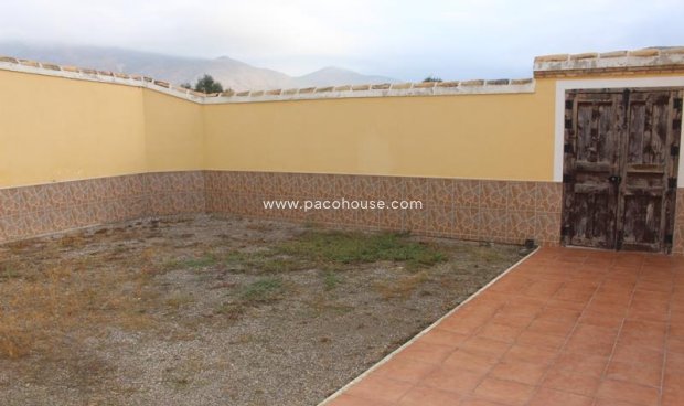 Reventa - Country House -
La Parroquia