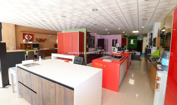 Resale - Commercial -
Velez-Rubio