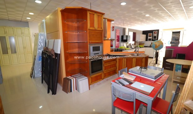 Resale - Commercial -
Velez-Rubio