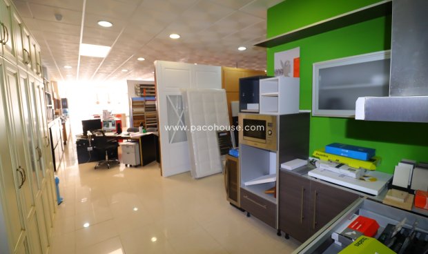 Resale - Commercial -
Velez-Rubio