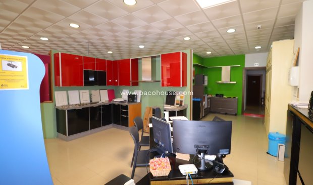 Resale - Commercial -
Velez-Rubio
