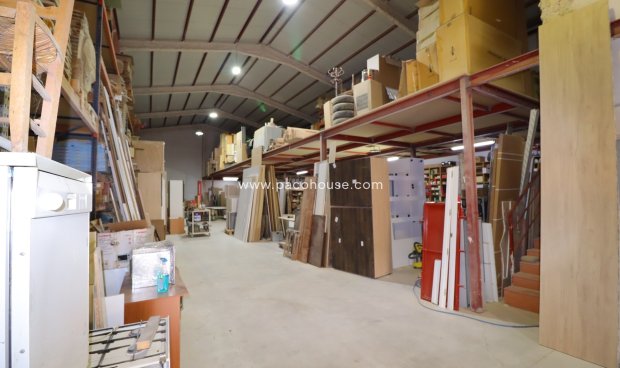 Resale - Commercial -
Velez-Rubio