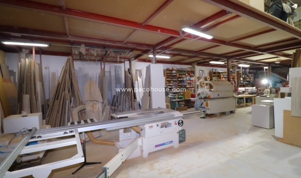 Resale - Commercial -
Velez-Rubio