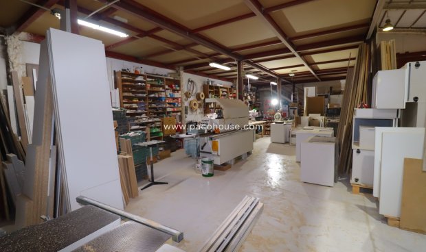 Resale - Commercial -
Velez-Rubio