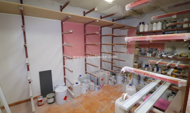 Resale - Commercial -
Velez-Rubio