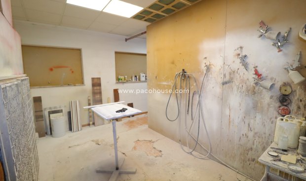 Resale - Commercial -
Velez-Rubio