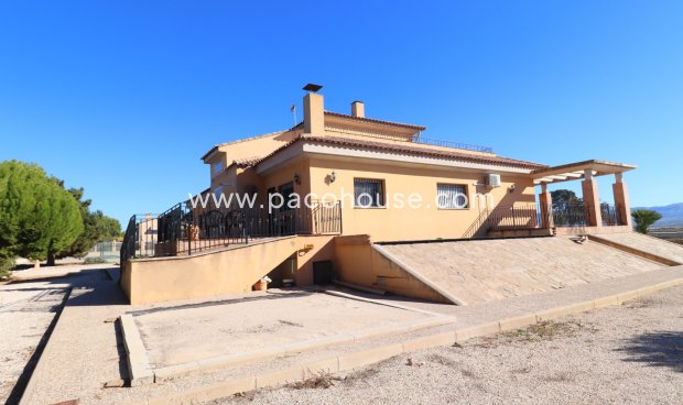 Resale - Villa -
Lorca