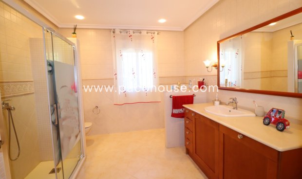 Resale - Villa -
Lorca