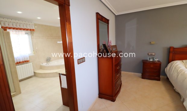 Resale - Villa -
Lorca