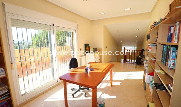 Resale - Villa -
Lorca