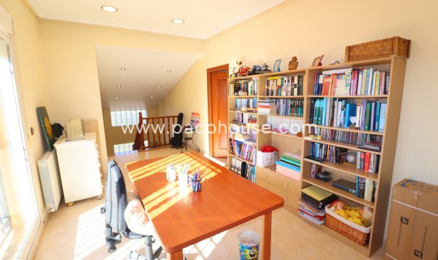 Resale - Villa -
Lorca