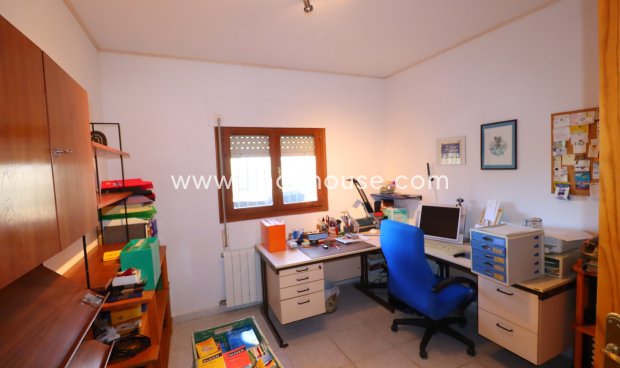 Resale - Country House -
Purias